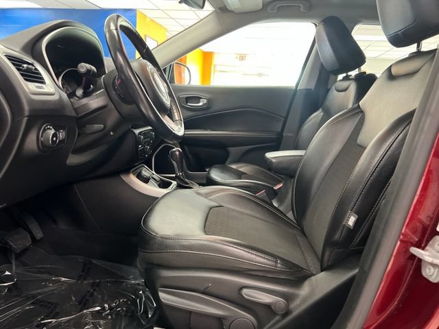 Used 2020 Jeep Compass Latitude w/ Cold Weather Group AWD/4WD image 17