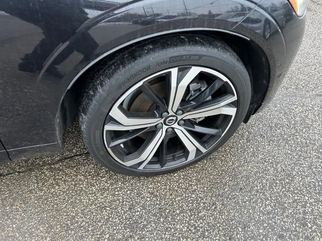 Used 2022 Volvo XC60 T8 R-Design w/ Advanced Package image 33