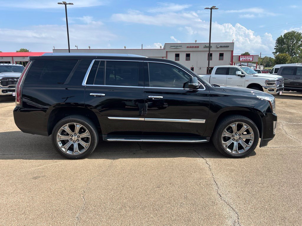 Used 2018 Cadillac Escalade Luxury AWD/4WD image 3