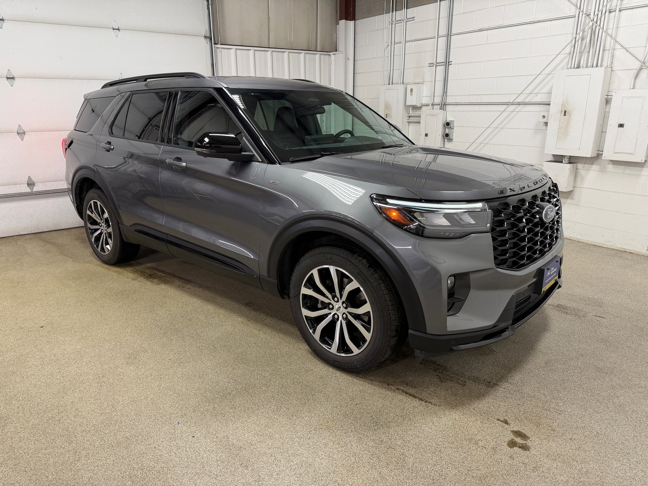 Certified 2025 Ford Explorer ST-Line AWD/4WD image 5