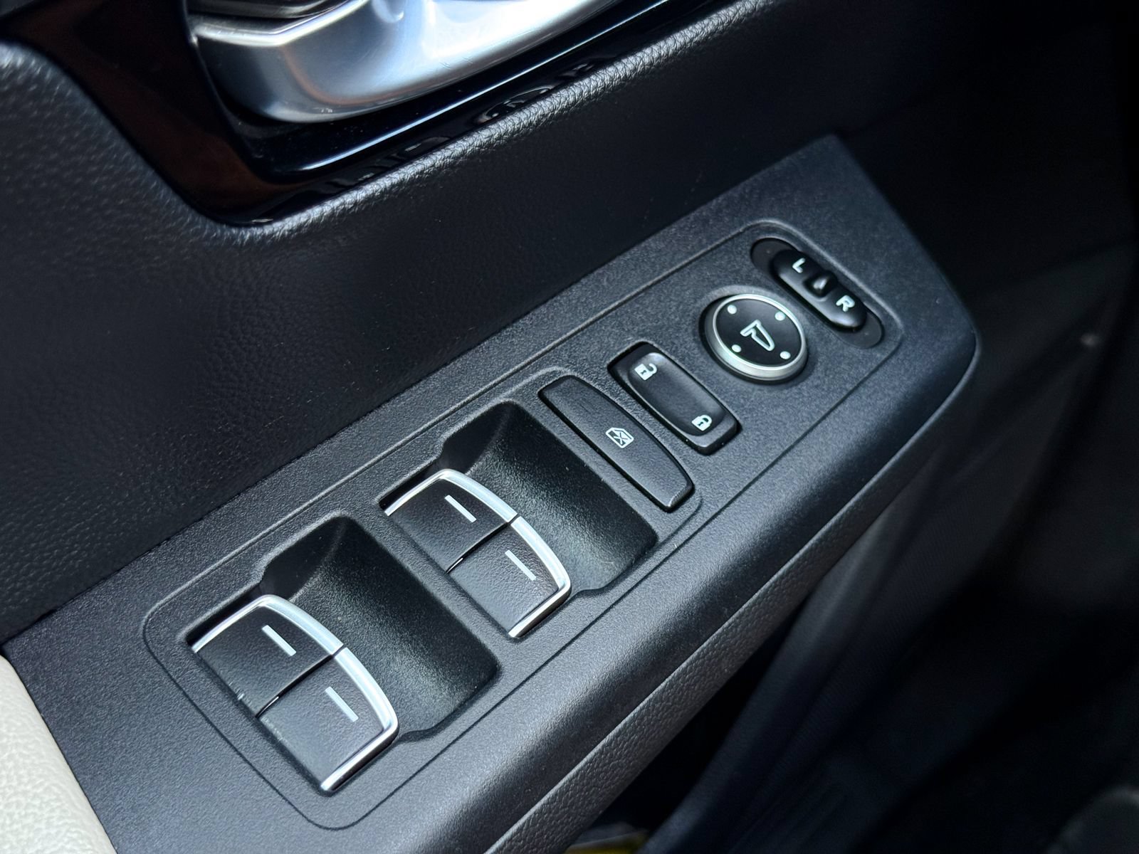 Used 2023 Honda CR-V EX-L image 28