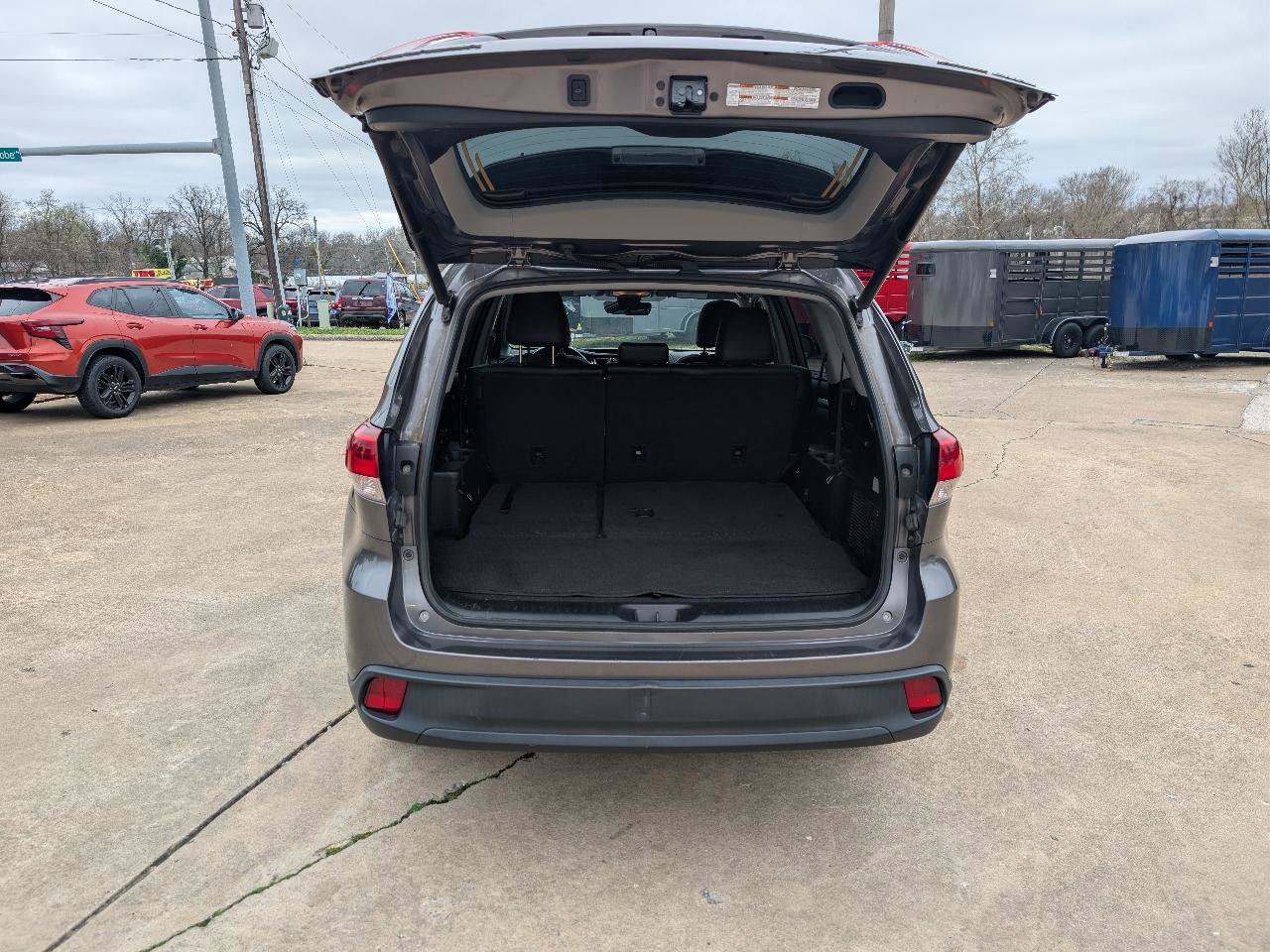 Used 2019 Toyota Highlander XLE AWD/4WD image 11