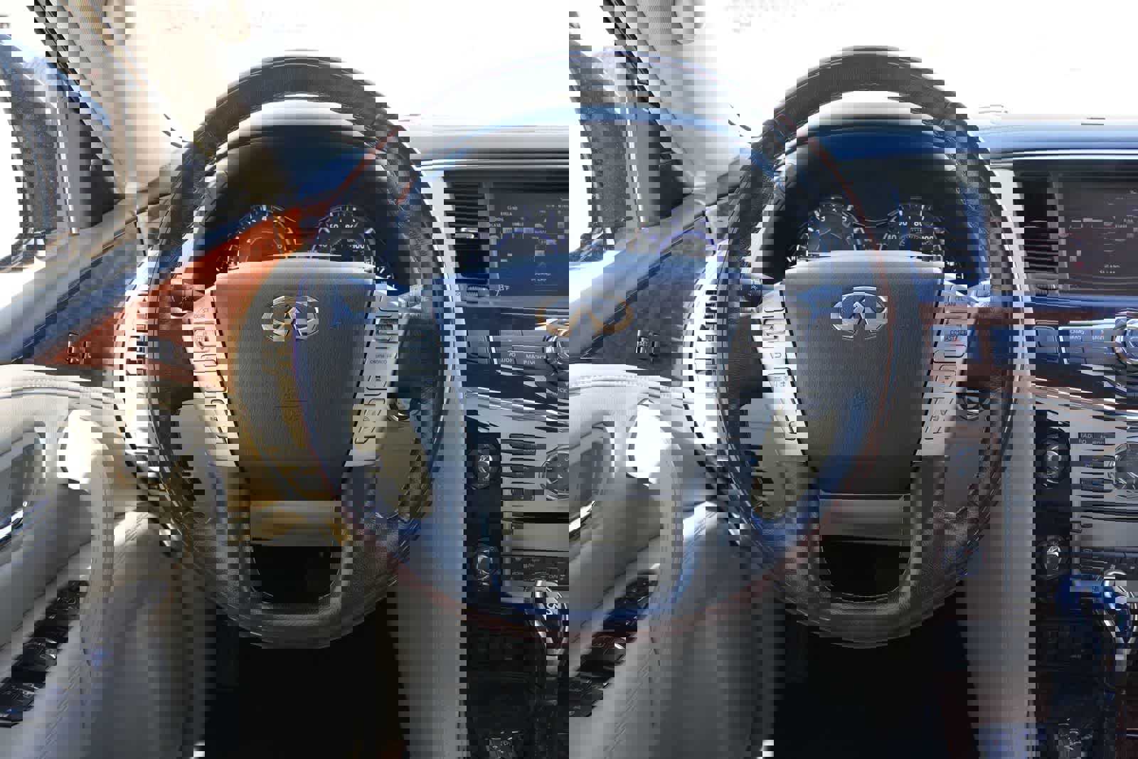 Used 2019 INFINITI QX80 Luxe w/ 22" Wheel Package image 9