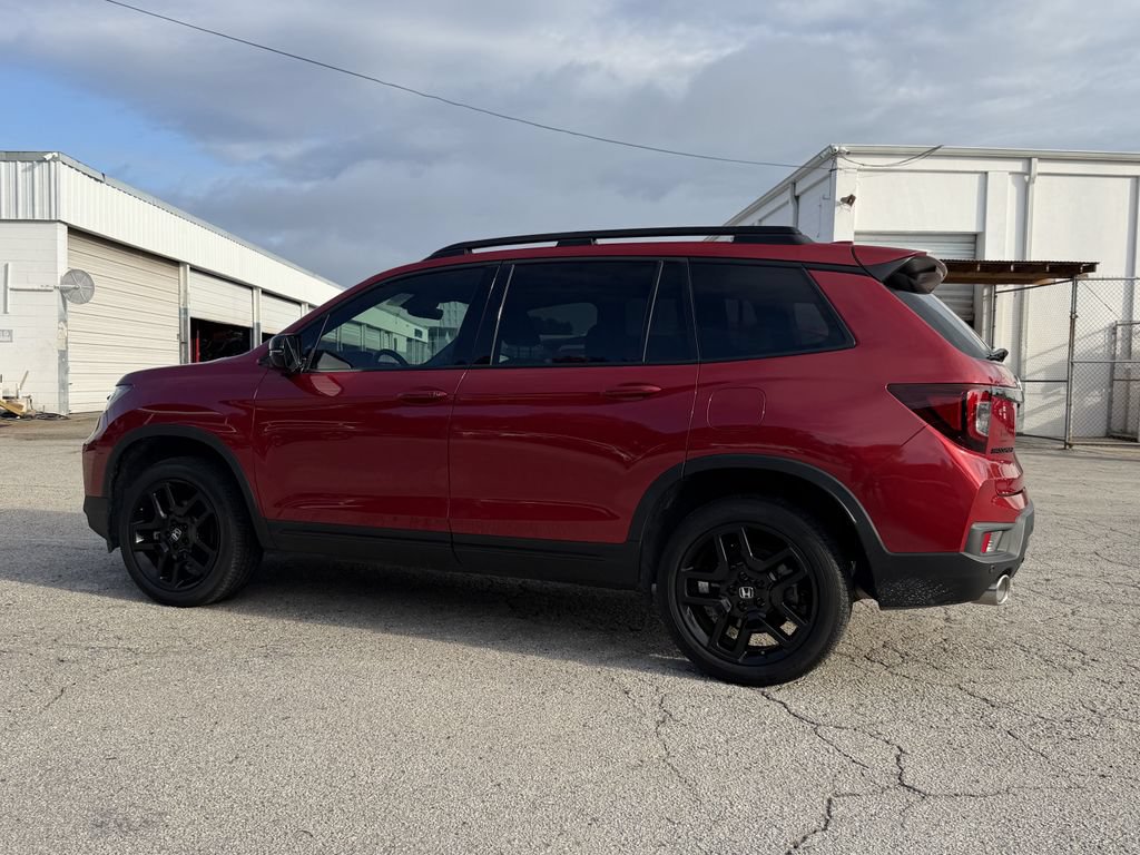 Used 2024 Honda Passport Black Edition image 7
