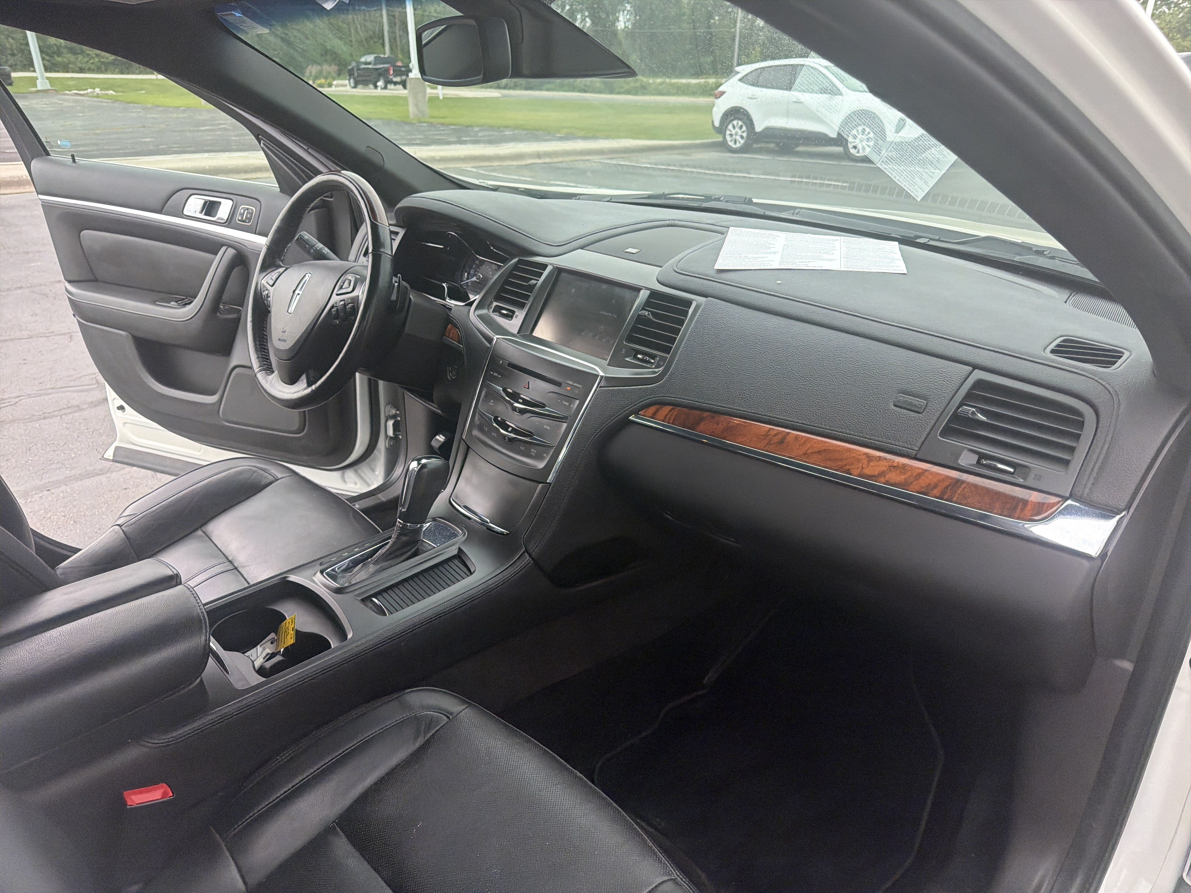 Used 2013 Lincoln MKS AWD image 25