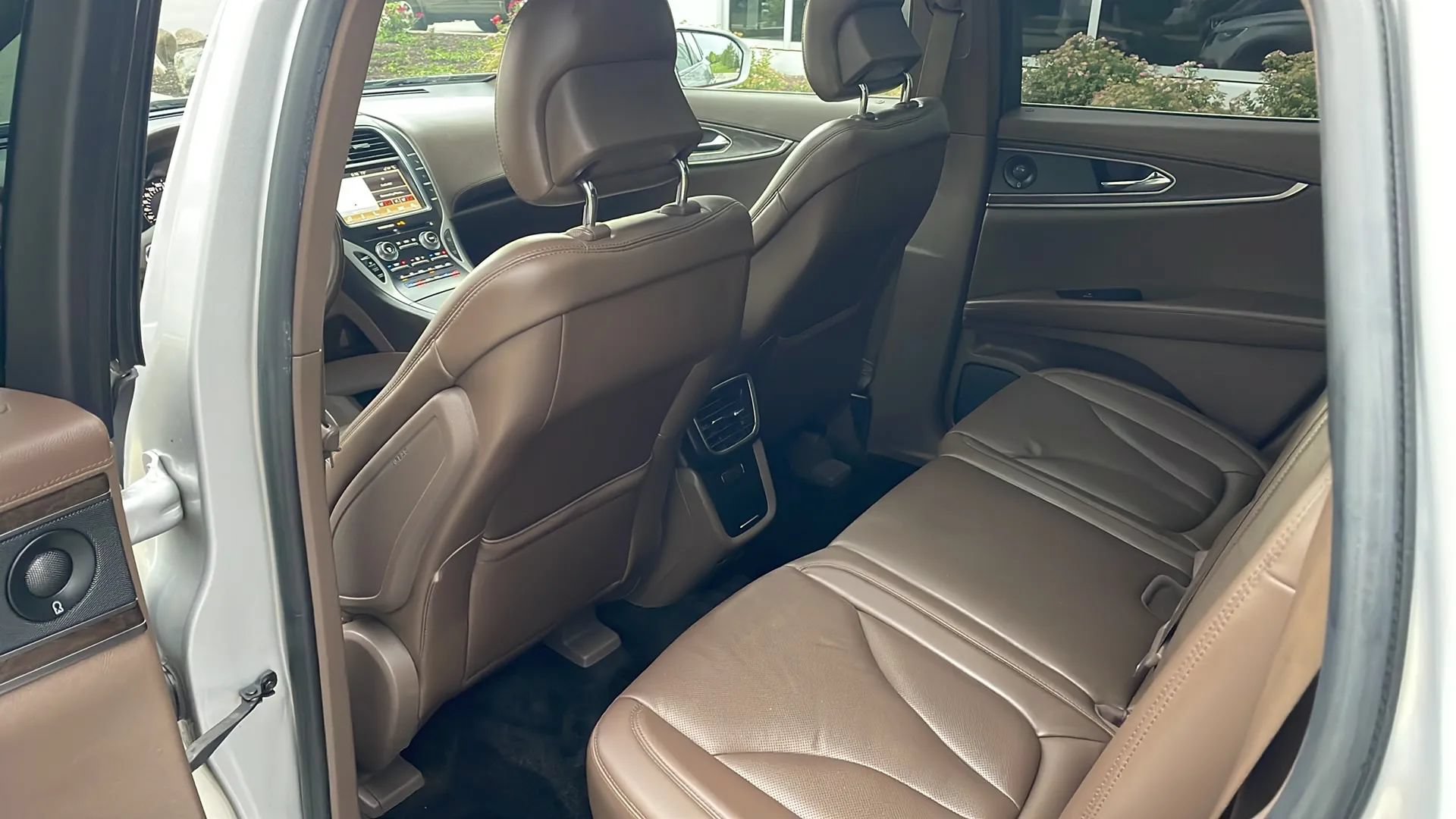 Used 2018 Lincoln MKX Reserve AWD/4WD image 13