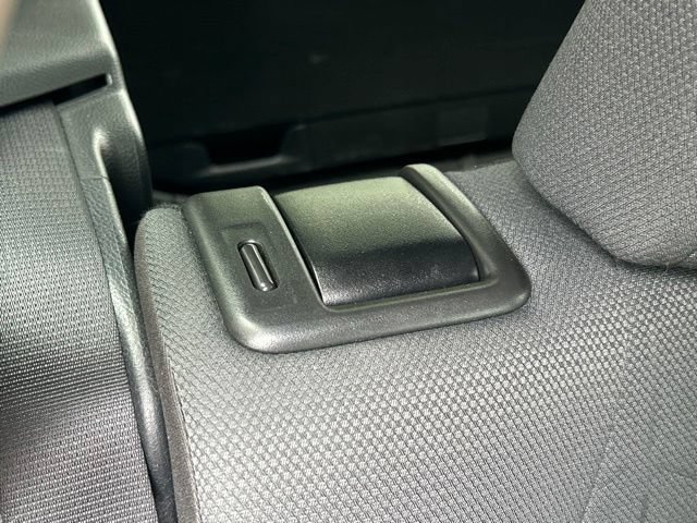 Used 2025 Toyota RAV4 XLE AWD/4WD image 44