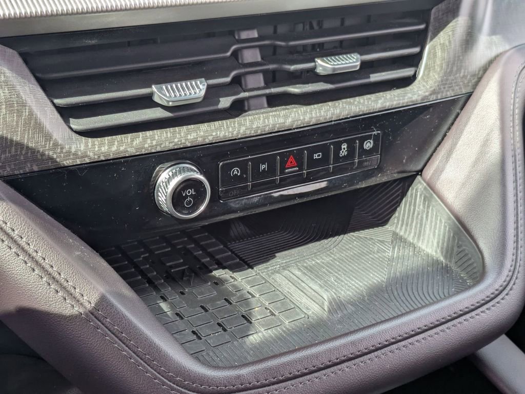 Used 2025 Ford Explorer Platinum w/ LUX Leather Package image 23