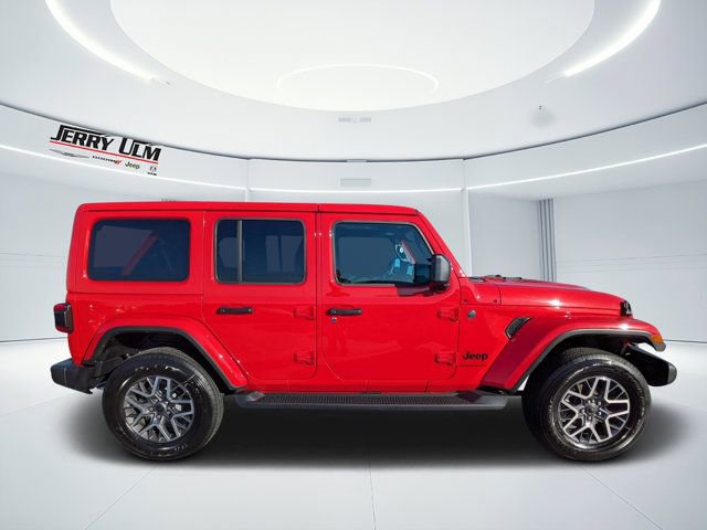 Used 2026 Jeep Wrangler Sahara image 2