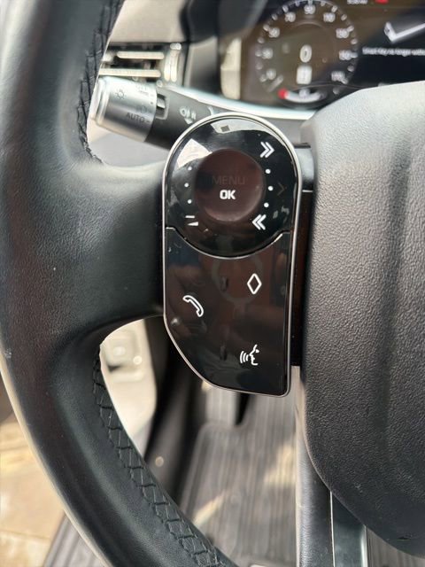 Used 2020 Land Rover Range Rover Evoque SE image 11