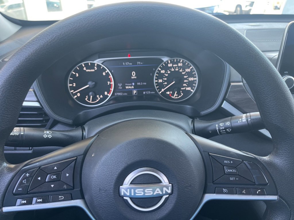 Used 2024 Nissan Altima 2.5 SV image 11