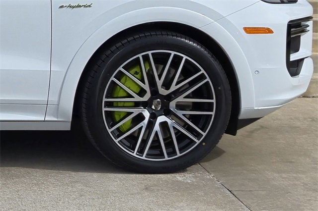 New 2025 Porsche Cayenne Turbo image 11