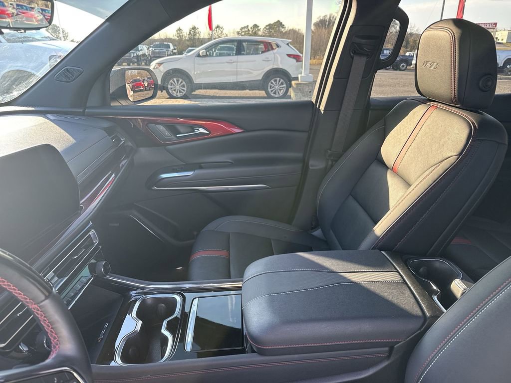 Certified 2025 Chevrolet Traverse RS w/ LPO, Floor Liner Package image 15