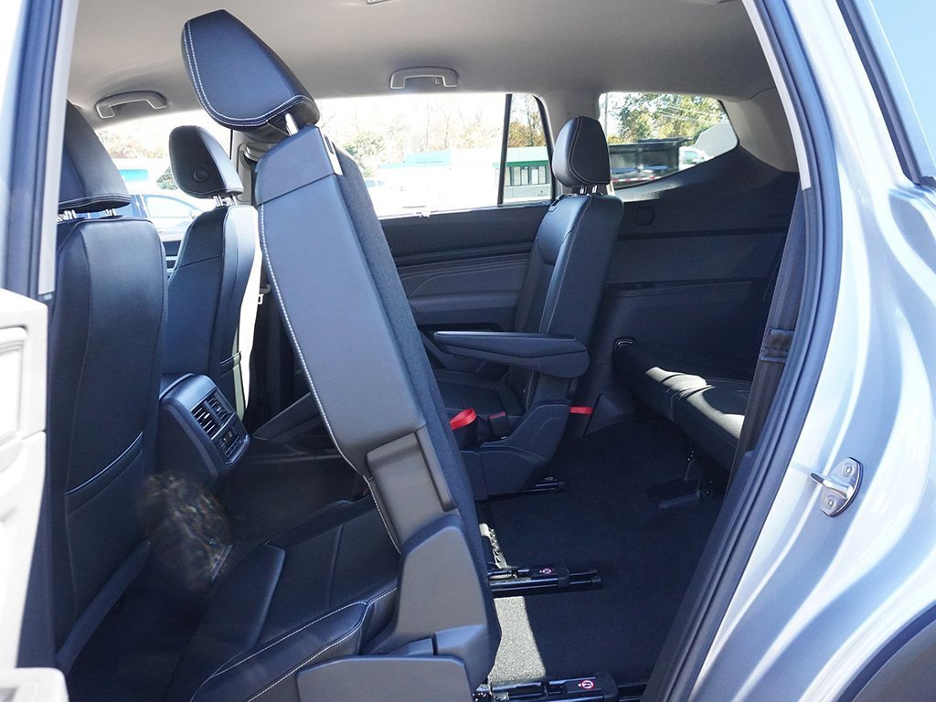 Used 2023 Volkswagen Atlas SE image 37