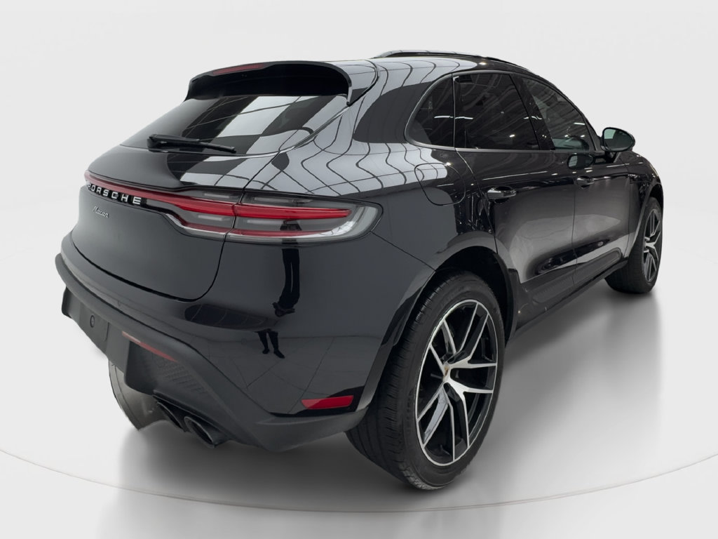 Used 2024 Porsche Macan Turbo AWD/4WD image 8
