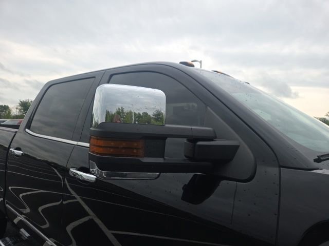 Used 2017 GMC Sierra 2500 Denali w/ Duramax Plus Package AWD/4WD image 6