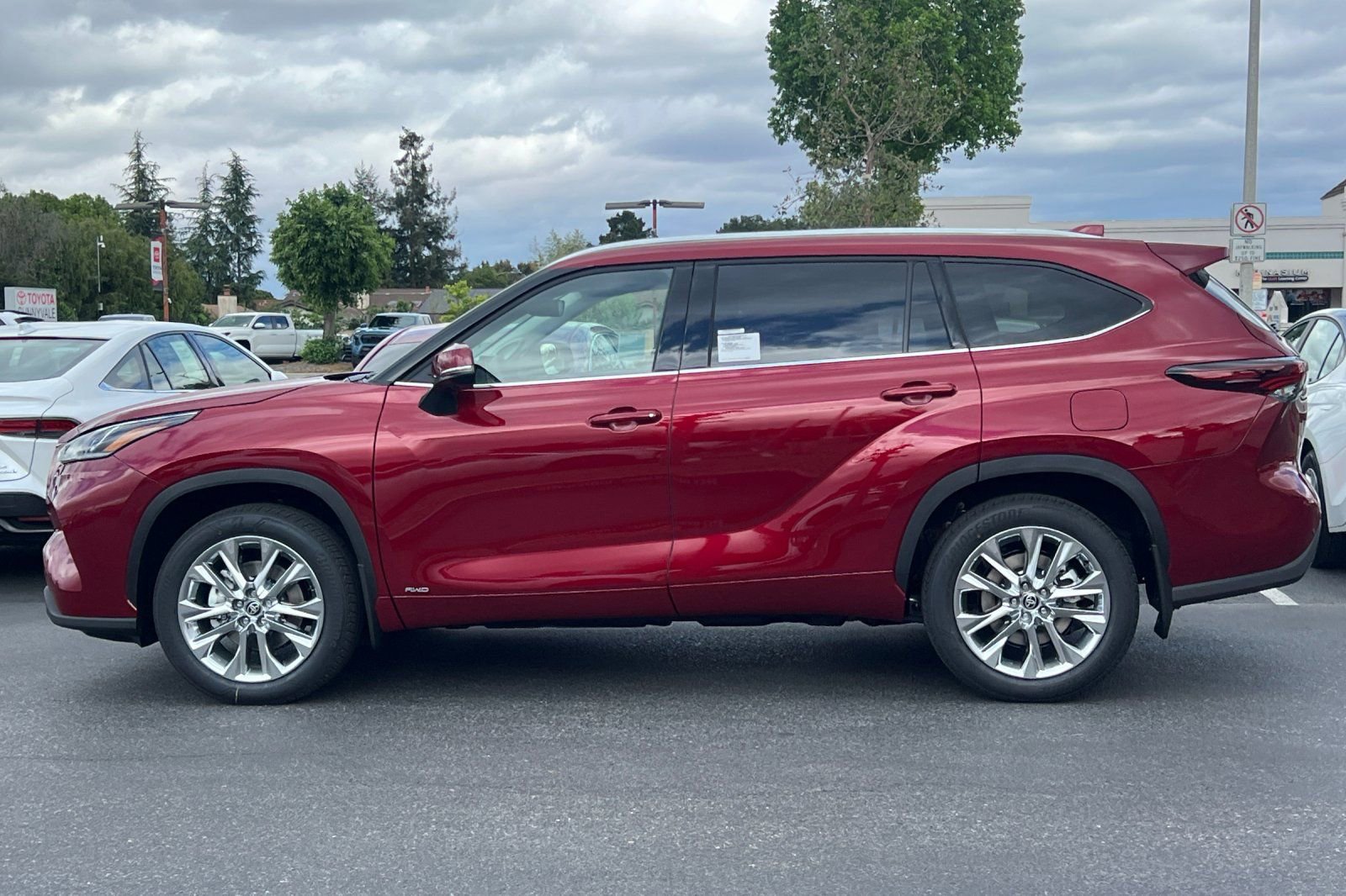 New 2026 Toyota Highlander Limited image 6