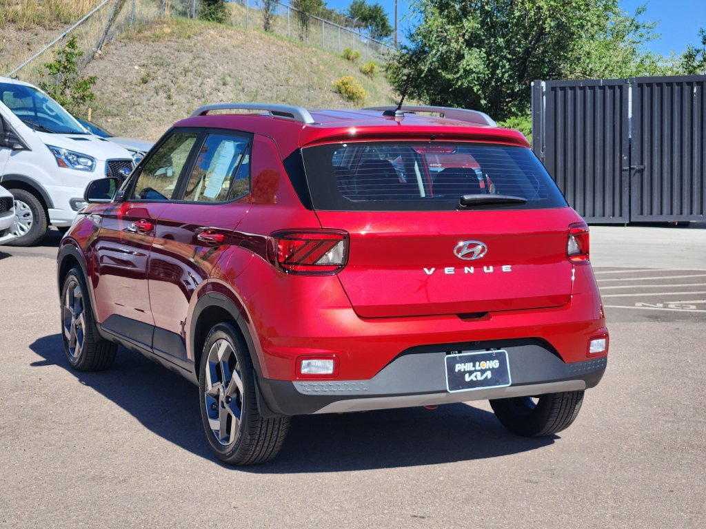 Used 2026 Hyundai Venue SEL FWD image 7