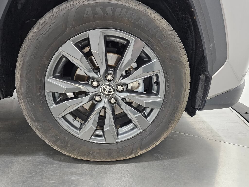Used 2026 Toyota RAV4 XLE Premium AWD/4WD image 9