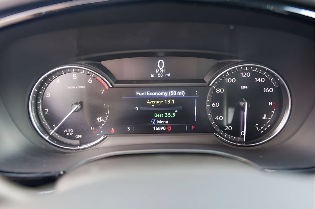 Used 2025 Cadillac XT6 Luxury w/ LPO, Bronce Accent Package FWD image 11