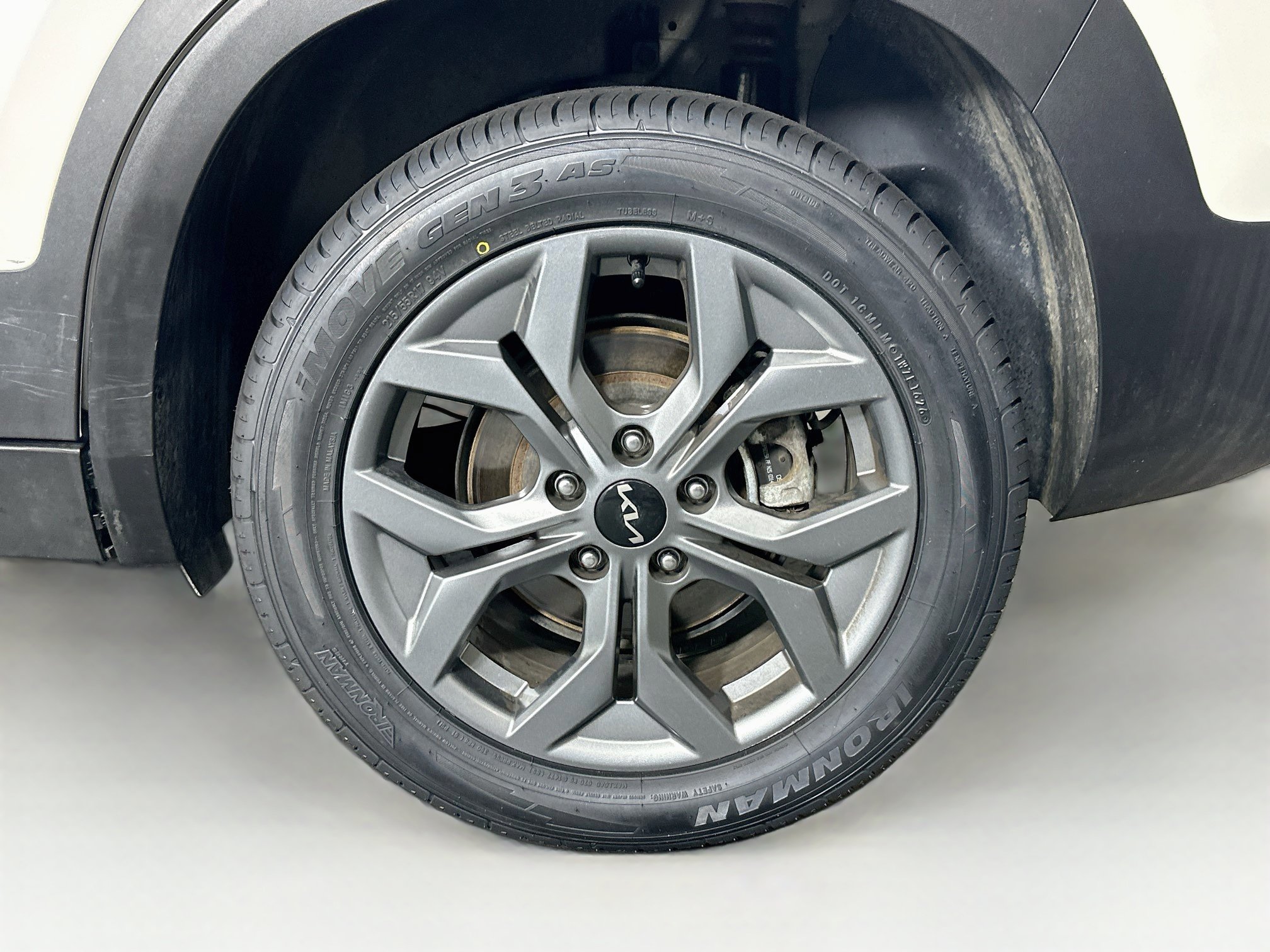 Used 2025 Kia Seltos LX AWD/4WD image 11
