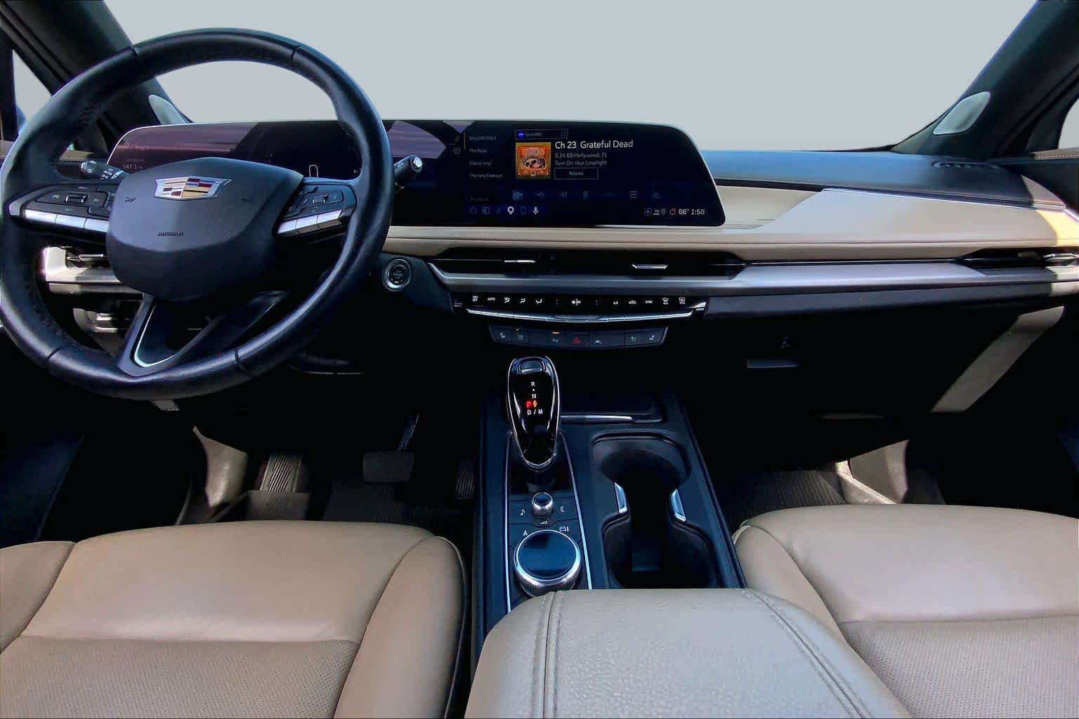 Used 2025 Cadillac XT4 Premium Luxury w/ Technology Package FWD image 15