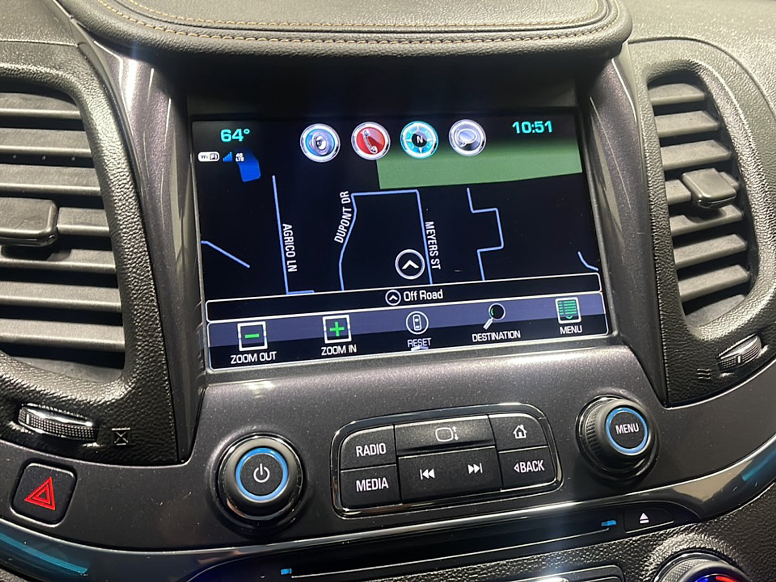 Used 2017 Chevrolet Impala Premier w/ Enhanced Convenience Package FWD image 9
