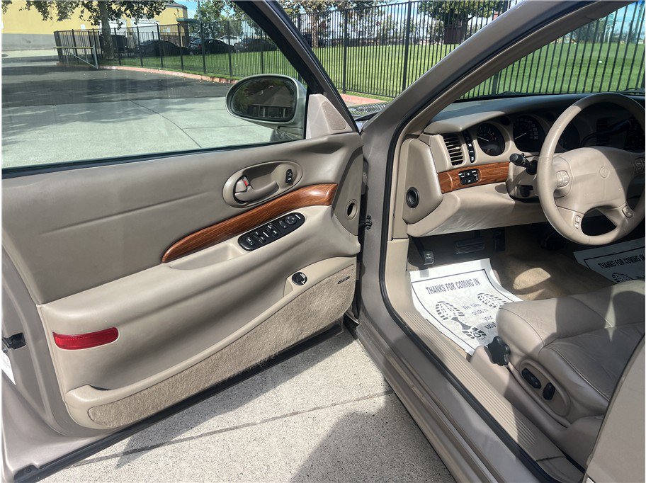 Used 2000 Buick Le Sabre Custom w/ Prestige Opt Pkg FWD image 9