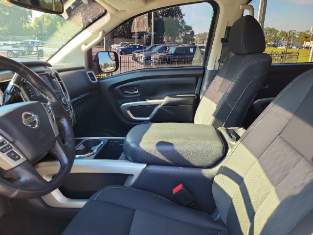 Used 2019 Nissan Titan SV w/ SV Convenience Package AWD/4WD image 17