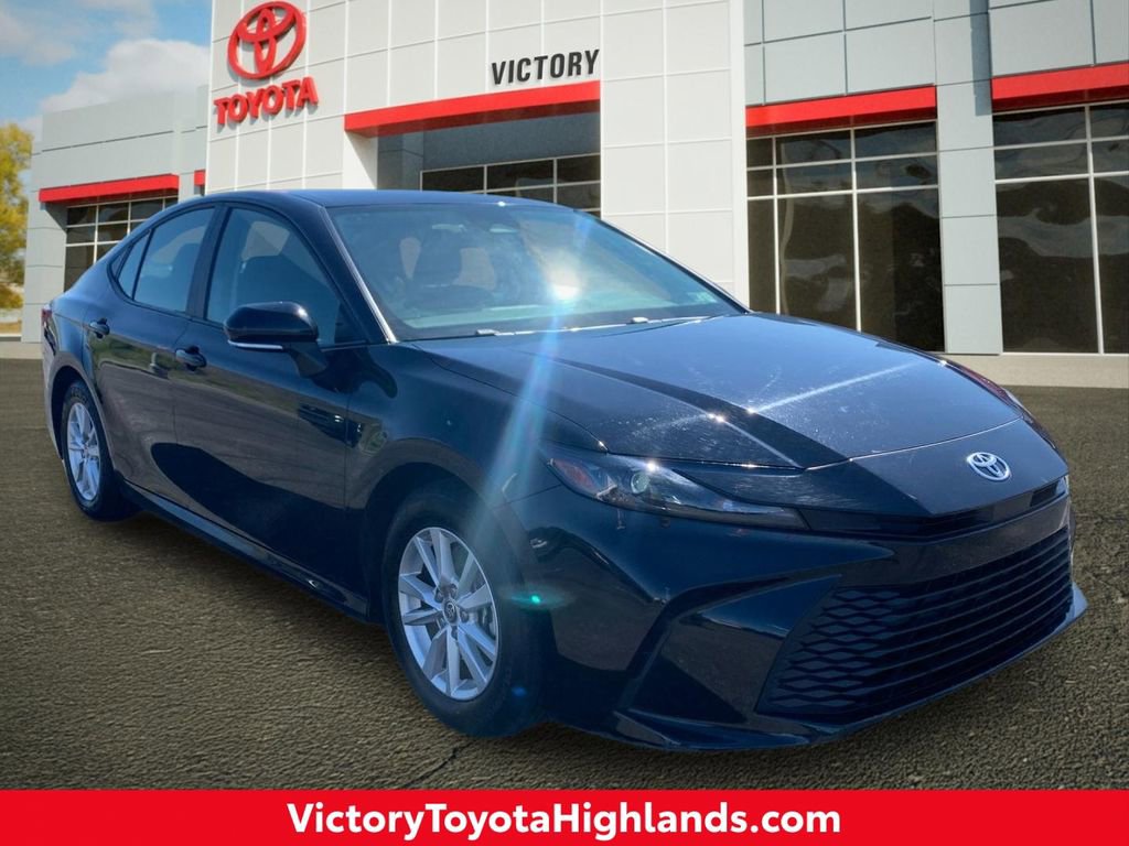 Used 2025 Toyota Camry LE FWD image 1