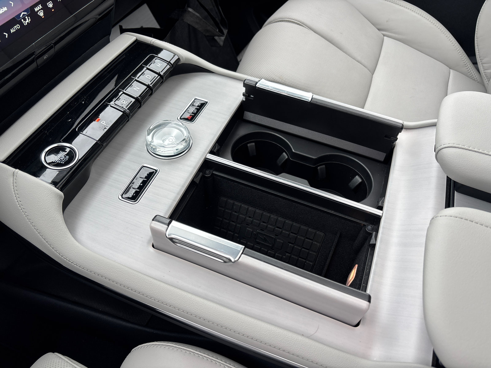 New 2026 Lincoln Navigator L Reserve AWD/4WD image 23