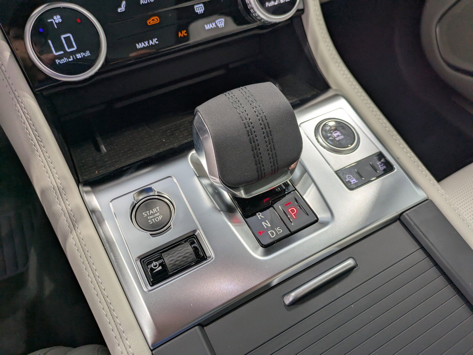 New 2026 Jaguar F-PACE R-Dynamic S image 17