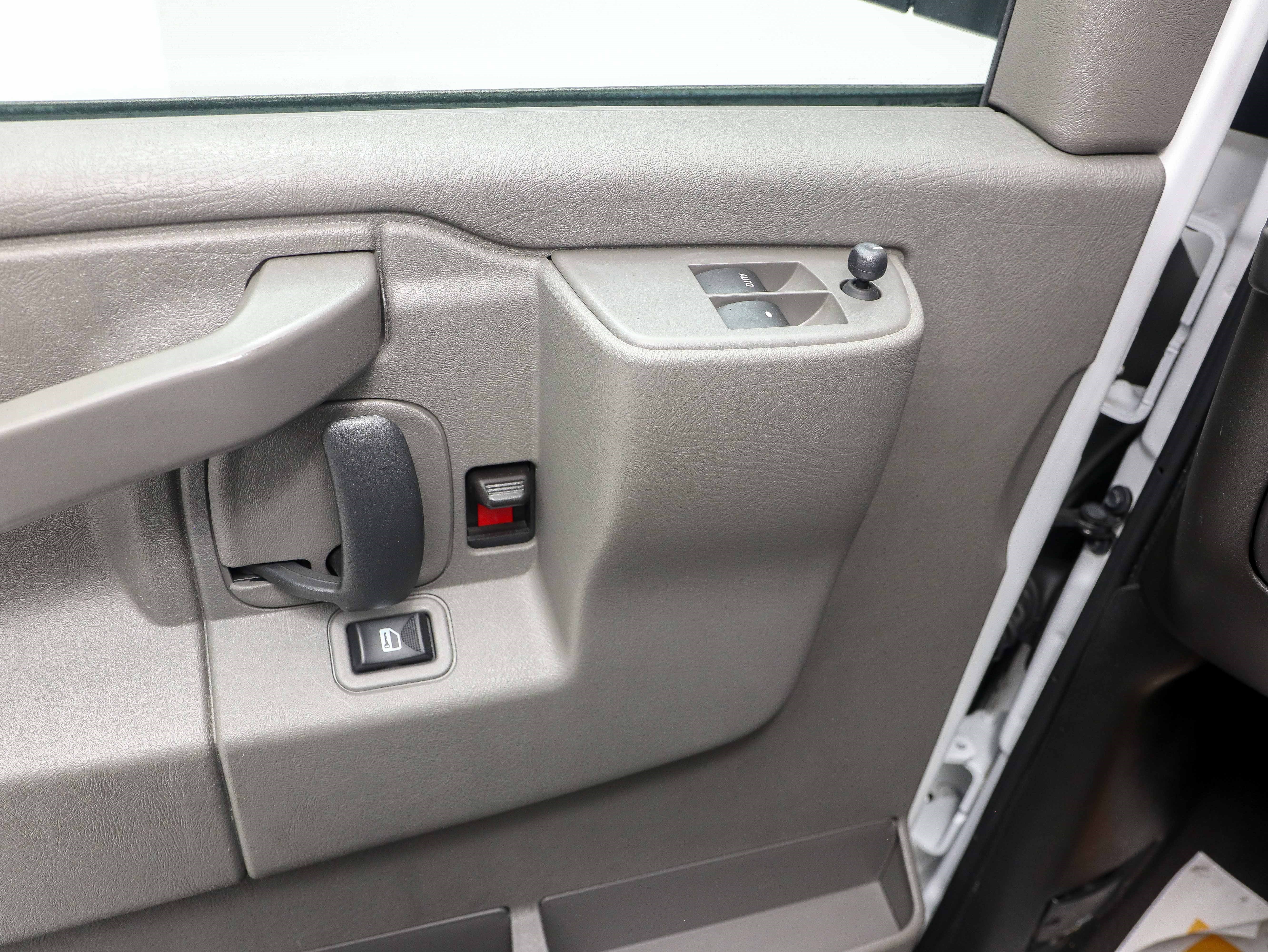 Used 2023 Chevrolet Express 3500 LS RWD image 22