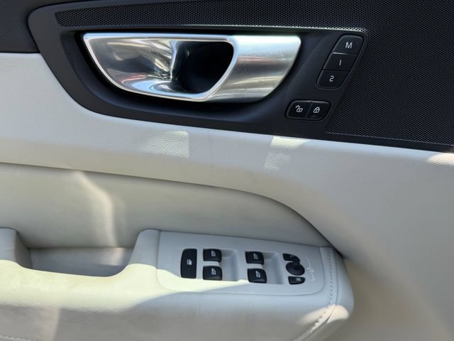 Certified 2024 Volvo XC60 B5 Core w/ Protection Package Premier AWD/4WD image 27