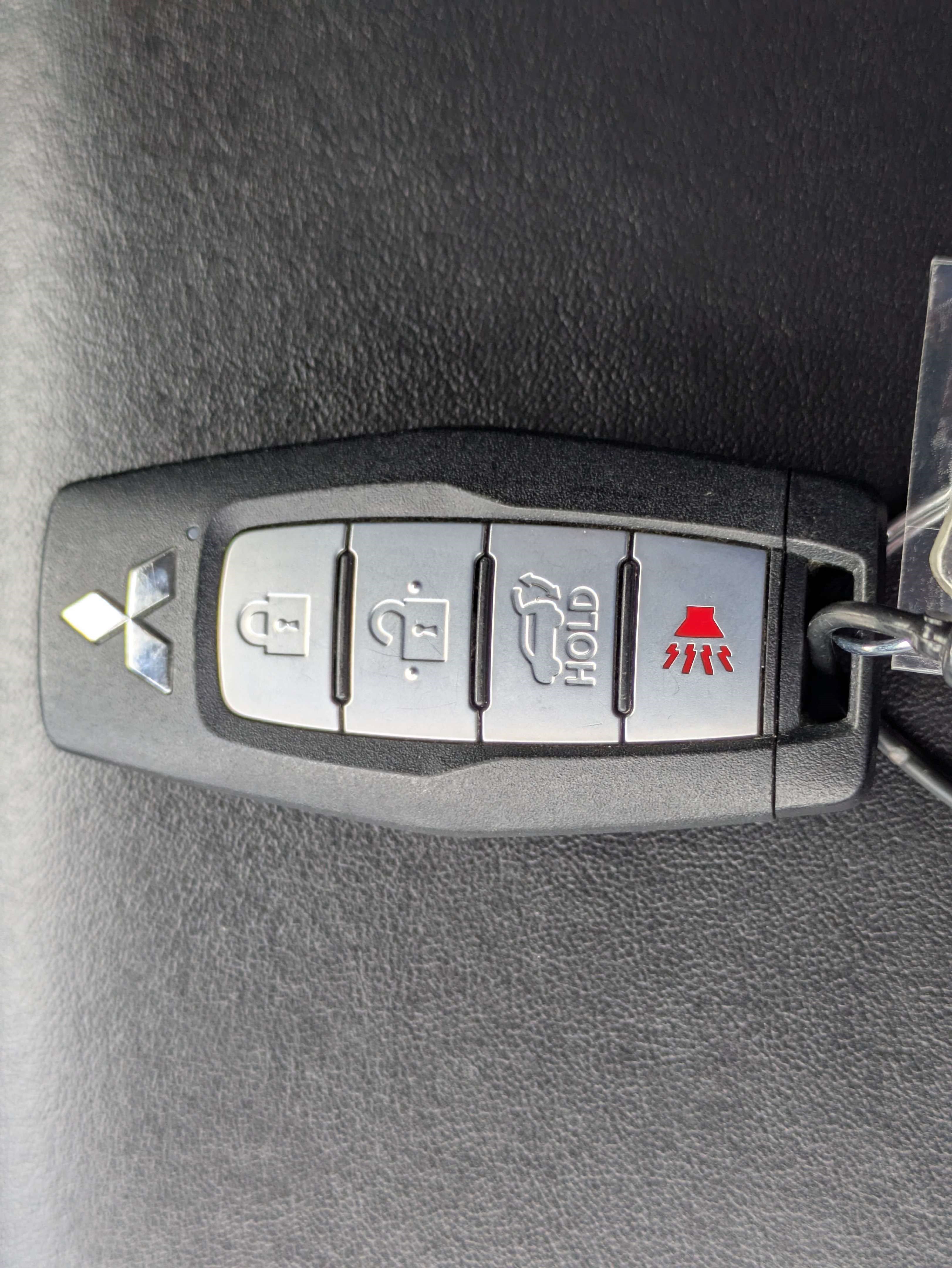 Used 2025 Mitsubishi Outlander SE FWD image 28