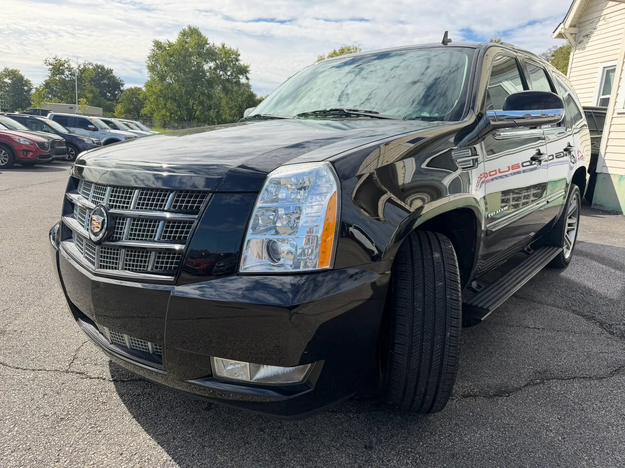 Used 2014 Cadillac Escalade Premium AWD/4WD image 9