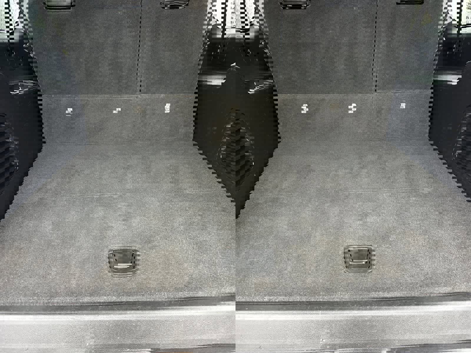 Used 2018 Chevrolet Suburban Premier image 16