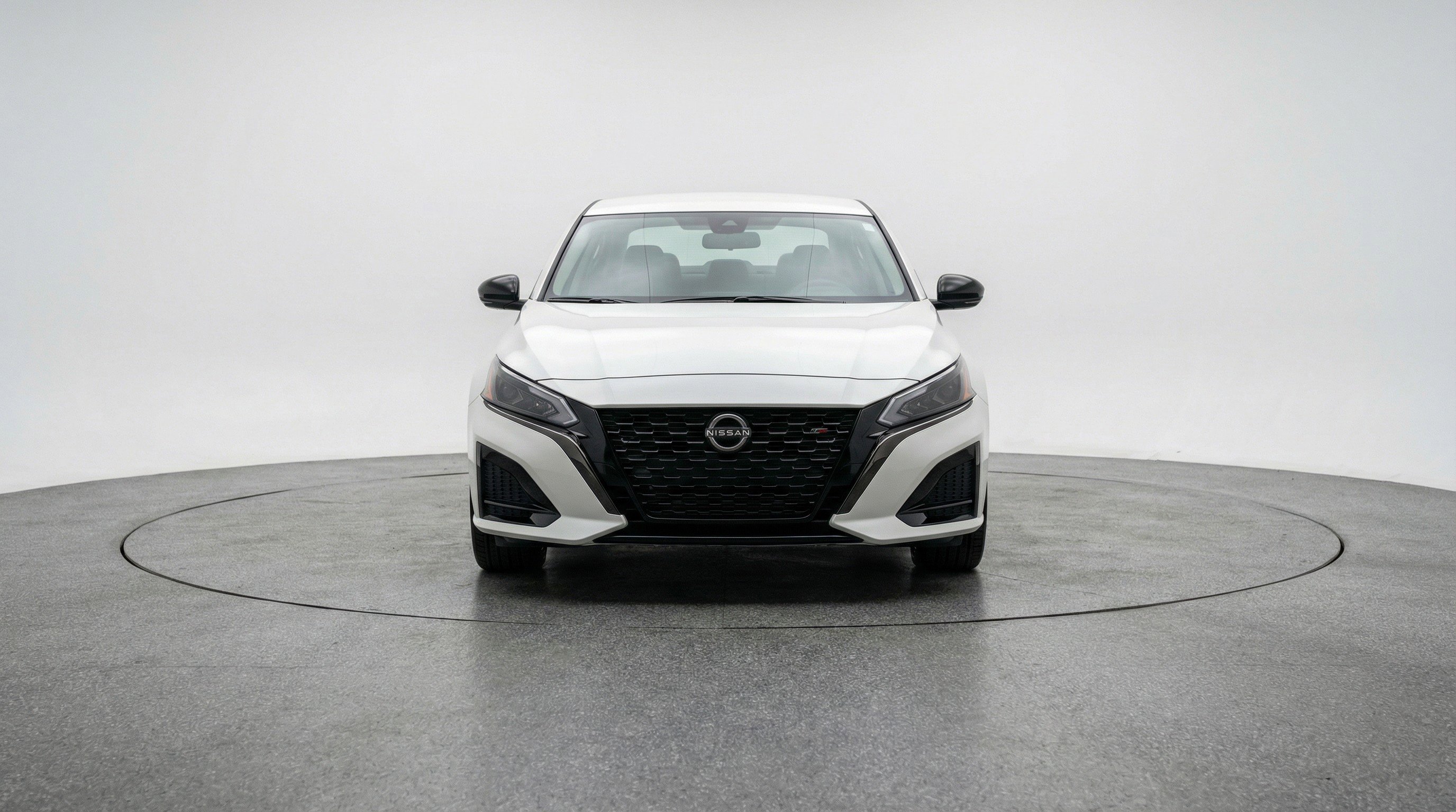 Used 2025 Nissan Altima 2.5 SV image 2