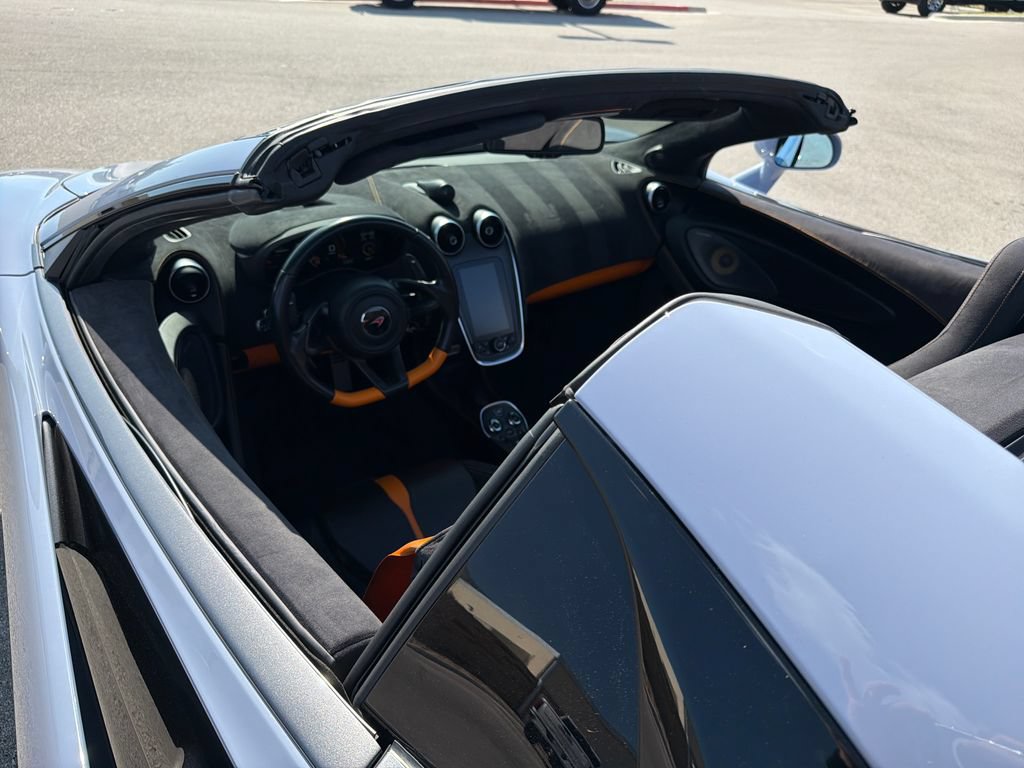 Used 2018 McLaren 570S Spider RWD image 38