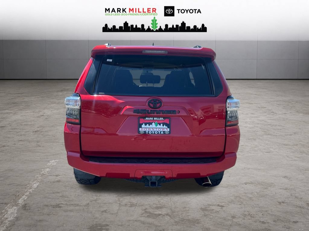 Used 2016 Toyota 4Runner SR5 AWD/4WD image 4