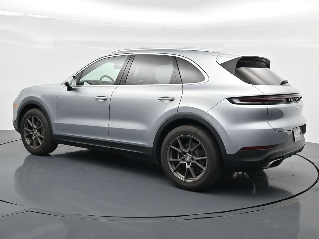 Certified 2025 Porsche Cayenne AWD/4WD image 3