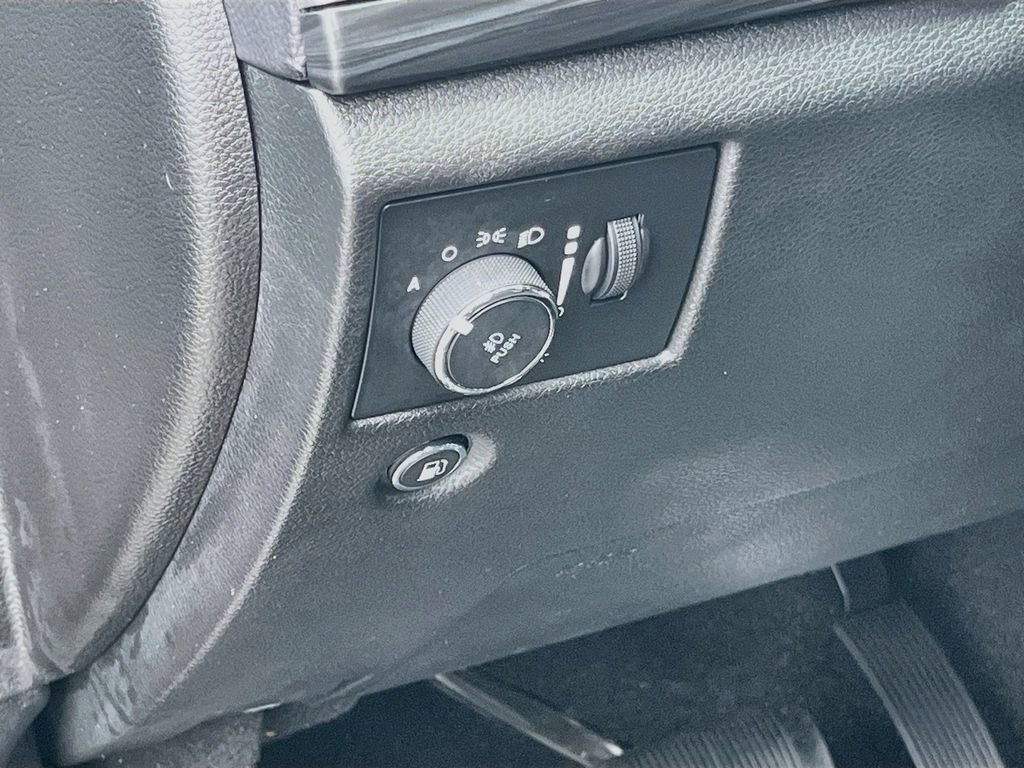 Used 2021 Jeep Grand Cherokee Laredo X RWD image 10