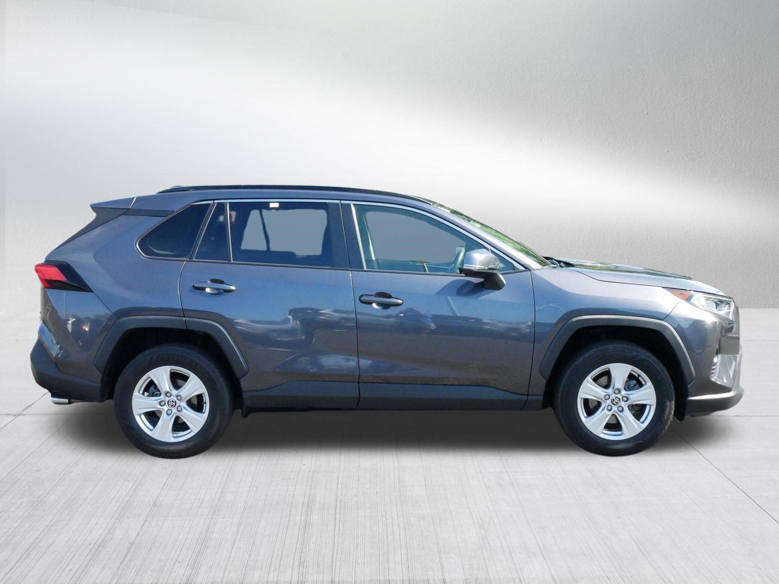 Certified 2020 Toyota RAV4 XLE w/ XLE Grade Weather Package AWD/4WD image 8