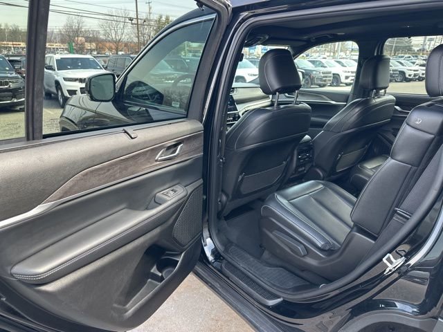 Certified 2024 Jeep Grand Cherokee L Limited w/ Luxury Tech Group II image 19