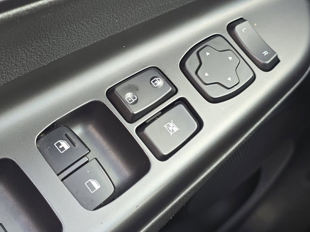 Used 2021 Hyundai Kona SE image 24