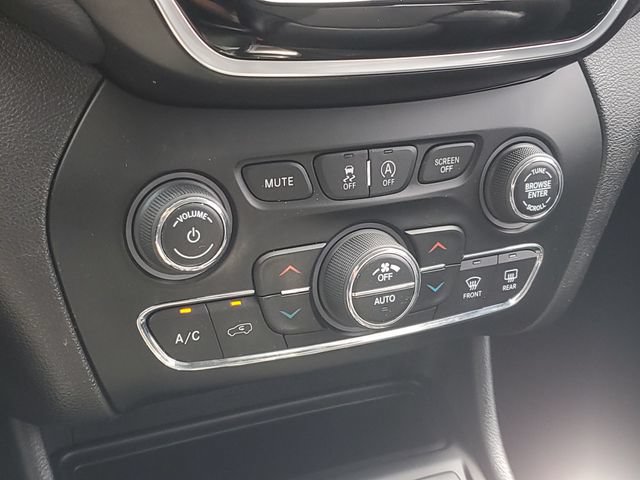 Used 2019 Jeep Cherokee Limited AWD/4WD image 28
