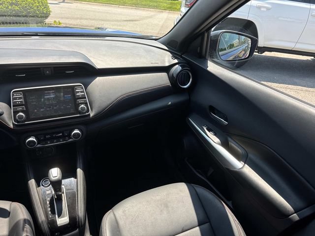 Used 2019 Nissan Kicks SR w/ SR Premium Package FWD image 17