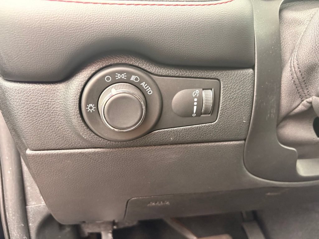 Used 2024 Dodge Durango GT AWD/4WD image 13