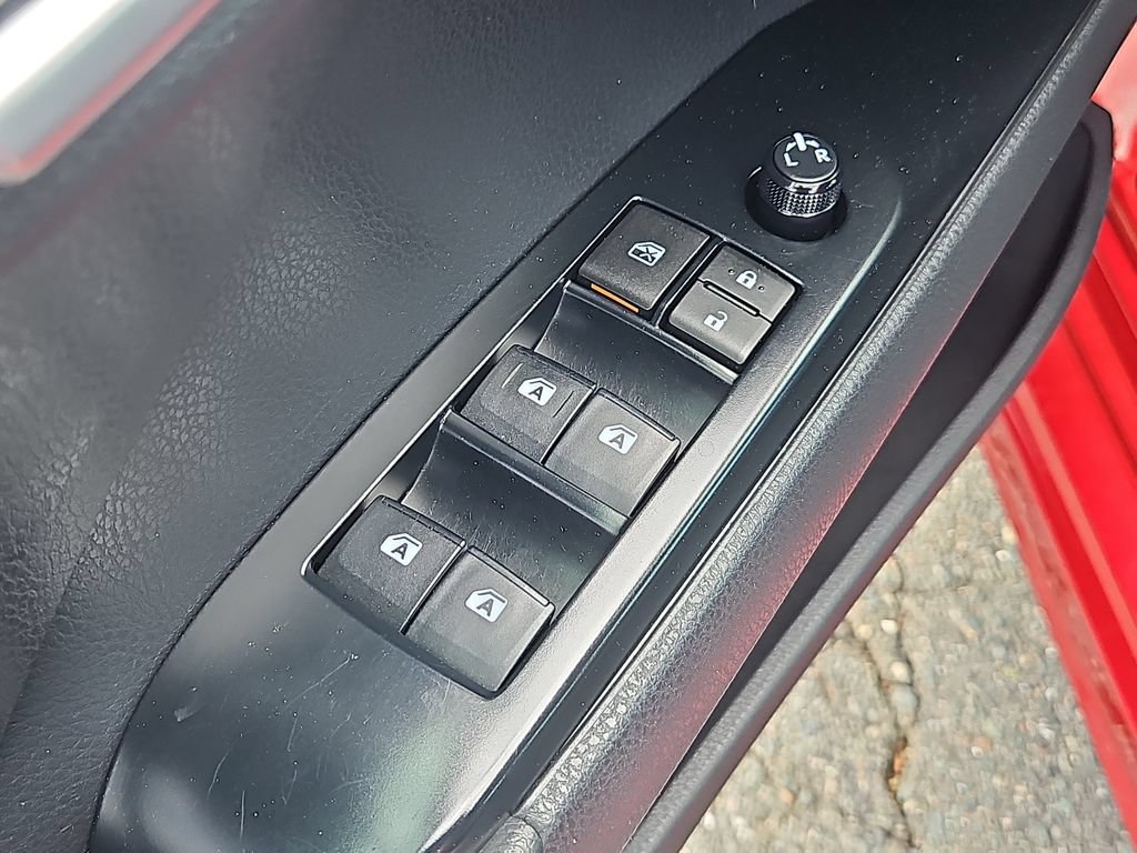 Used 2019 Toyota Camry SE FWD image 16