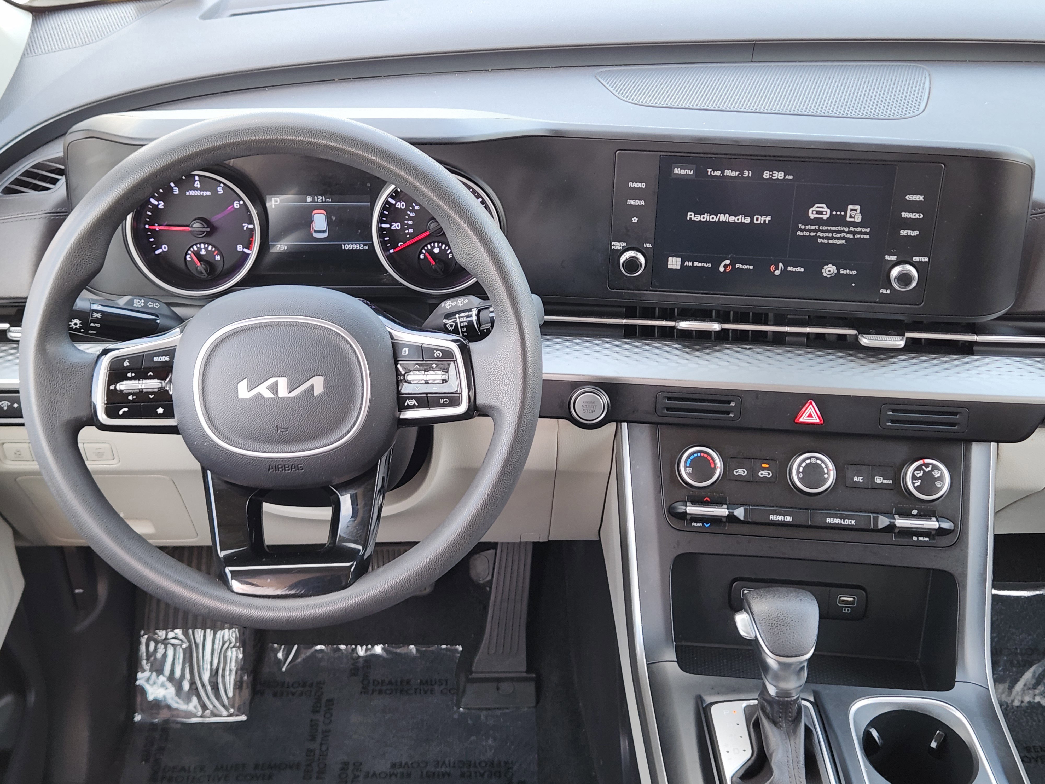 Used 2023 Kia Carnival LX image 22